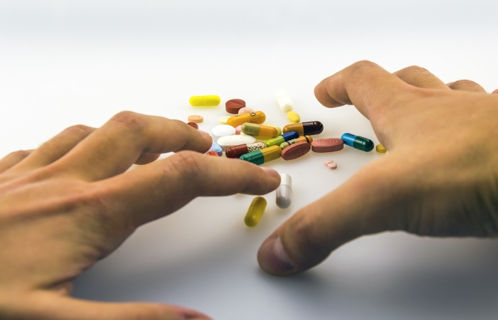 Tratamiento ayuda a dejar los analgésicos opioides adictivos para dolor crónico