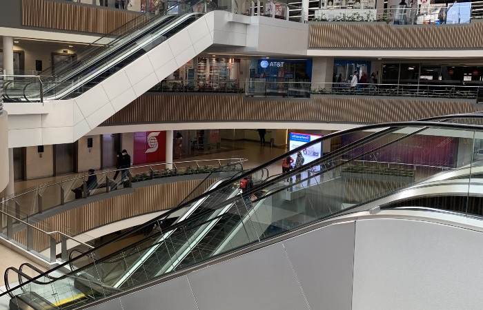 Reinventando los centros comerciales: Estrategias ante el crecimiento del e-commerce