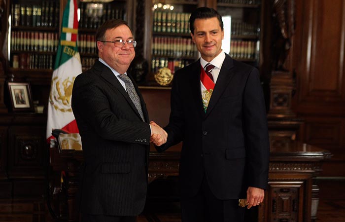 Embajador argentino en México Daniel Chuburu y presidente Enriqu